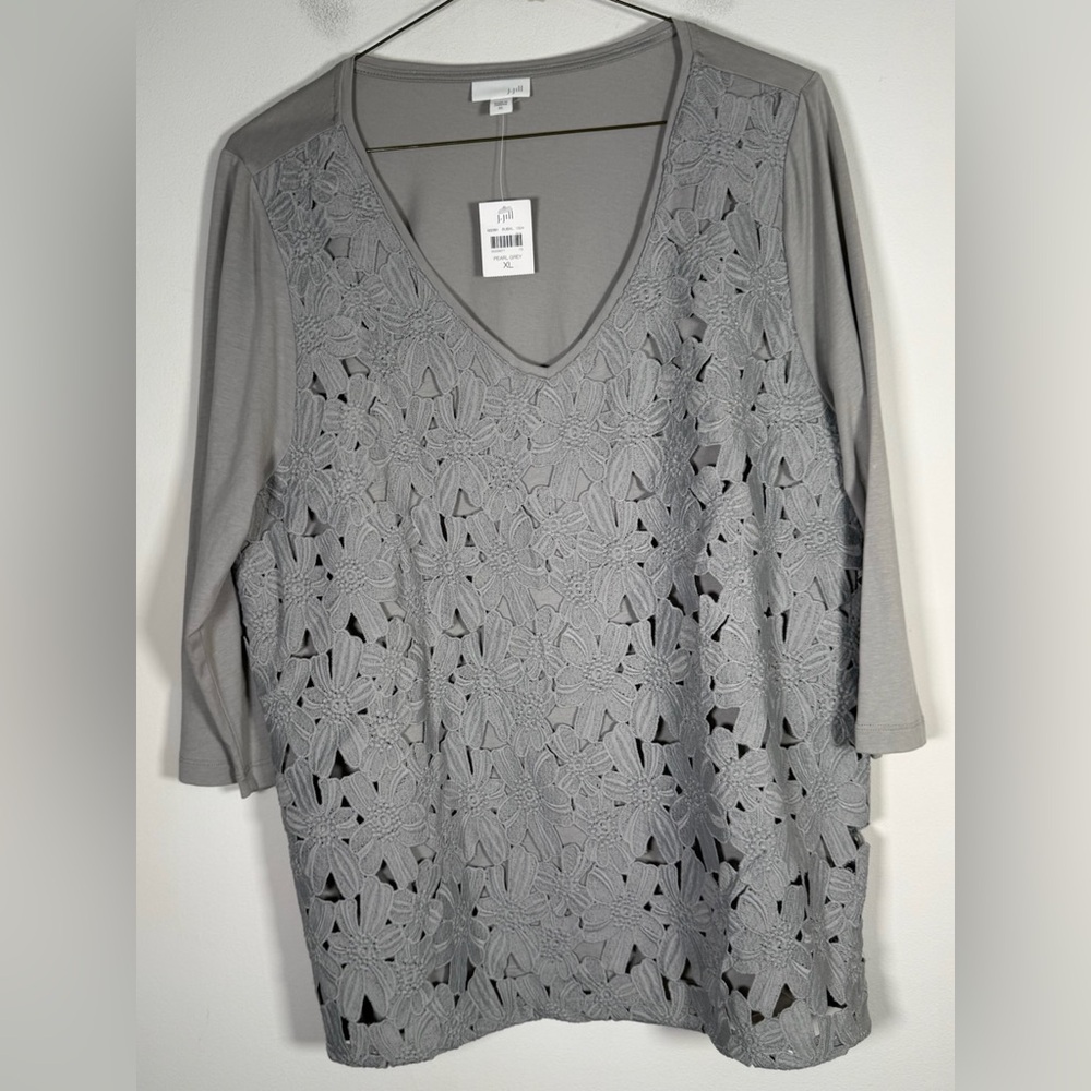 J. Jill Women’s NWT Size Extra Large XL Pearl Gray Crochet Floral Overlay Top